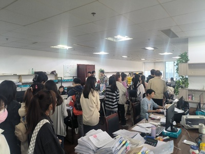 主题教育进行时 | '经'世相伴，'职'等你来——经济与管理学院开展'海大学子看舟山'就业实践教育主题活动